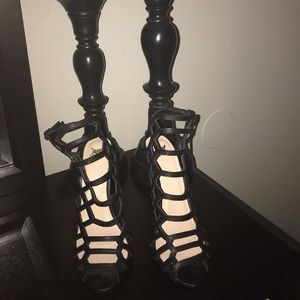Strappy heel
